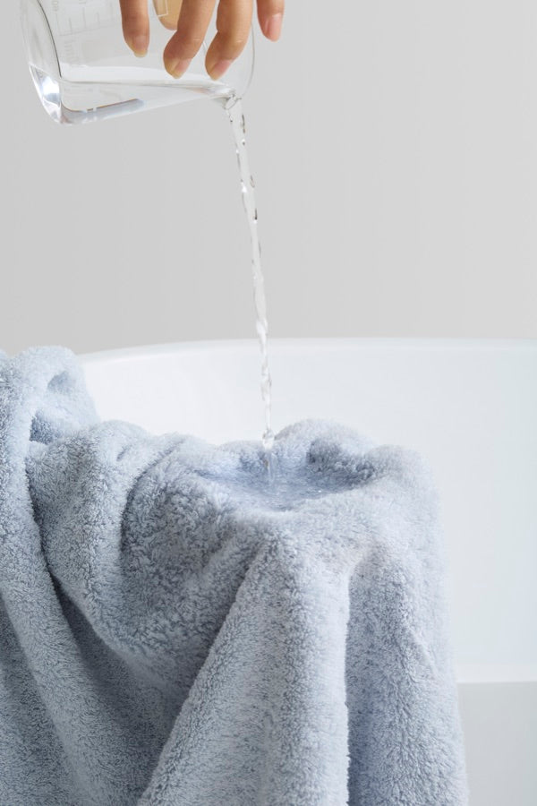 Water absorption test — Grey Cascadia towel